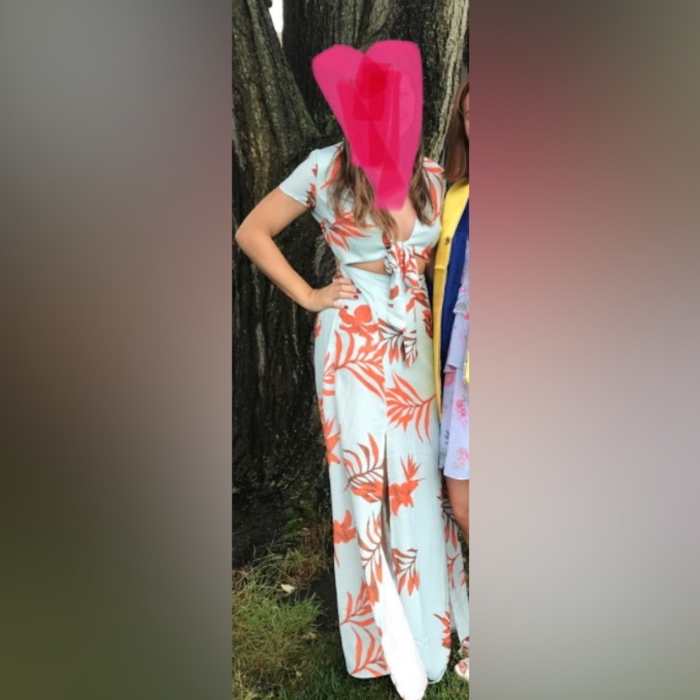 Gorgeous maxi dress with cutout and tie front